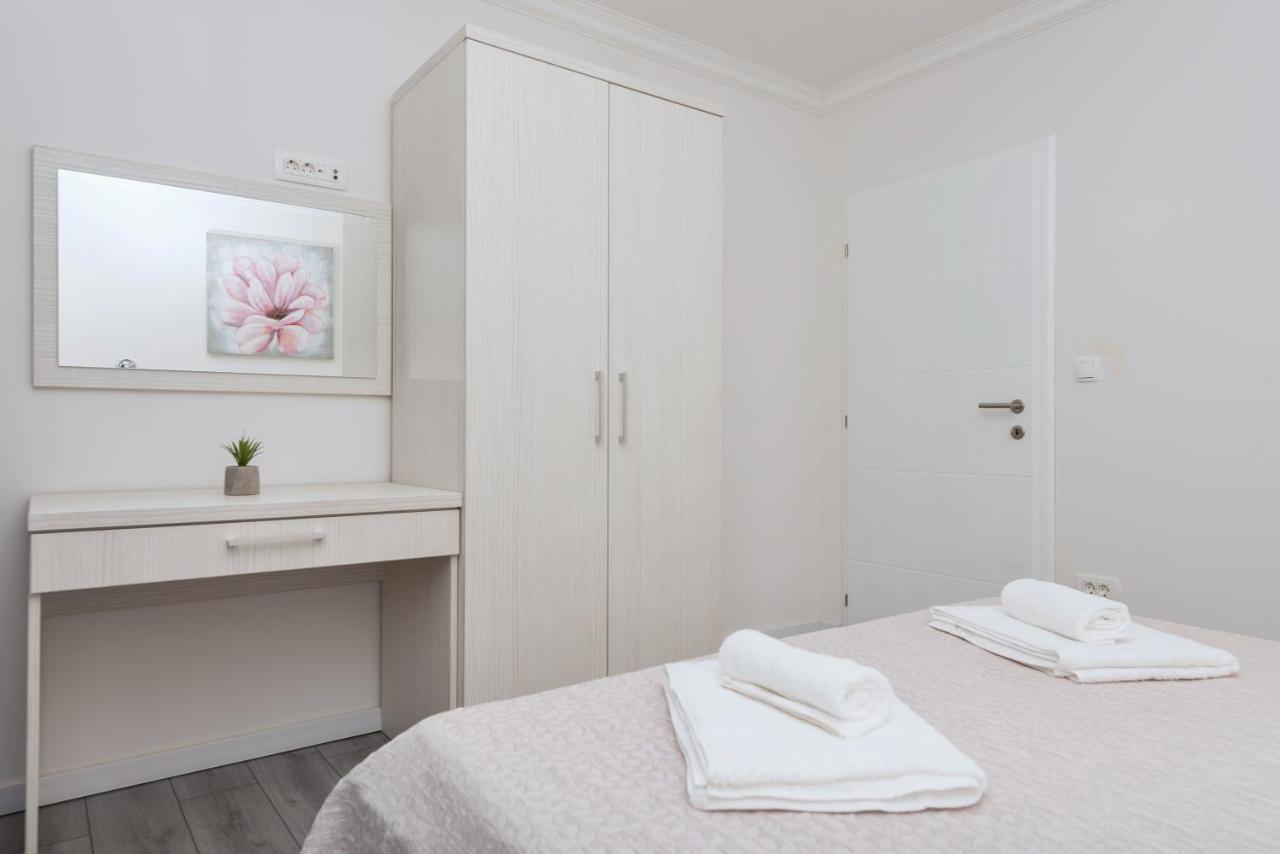 Apartments Petrusic Makarska Exterior foto
