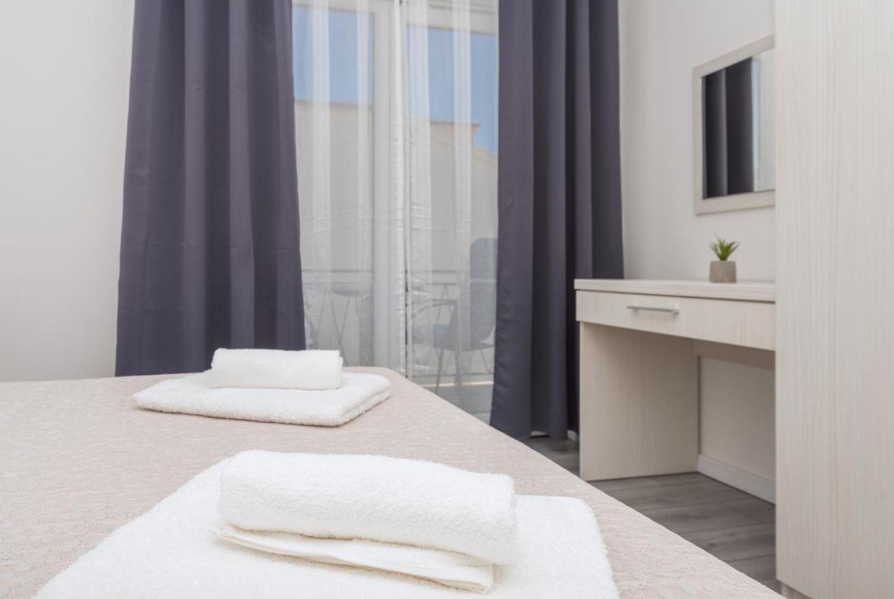 Apartments Petrusic Makarska Exterior foto