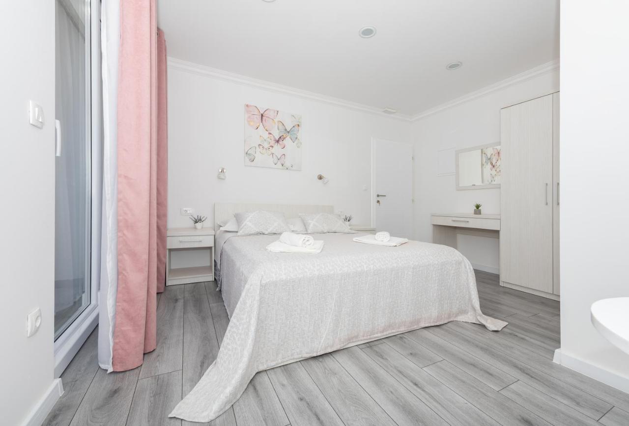 Apartments Petrusic Makarska Exterior foto